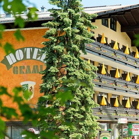 Hotel Berghof Graml Hallwang Buitenkant foto