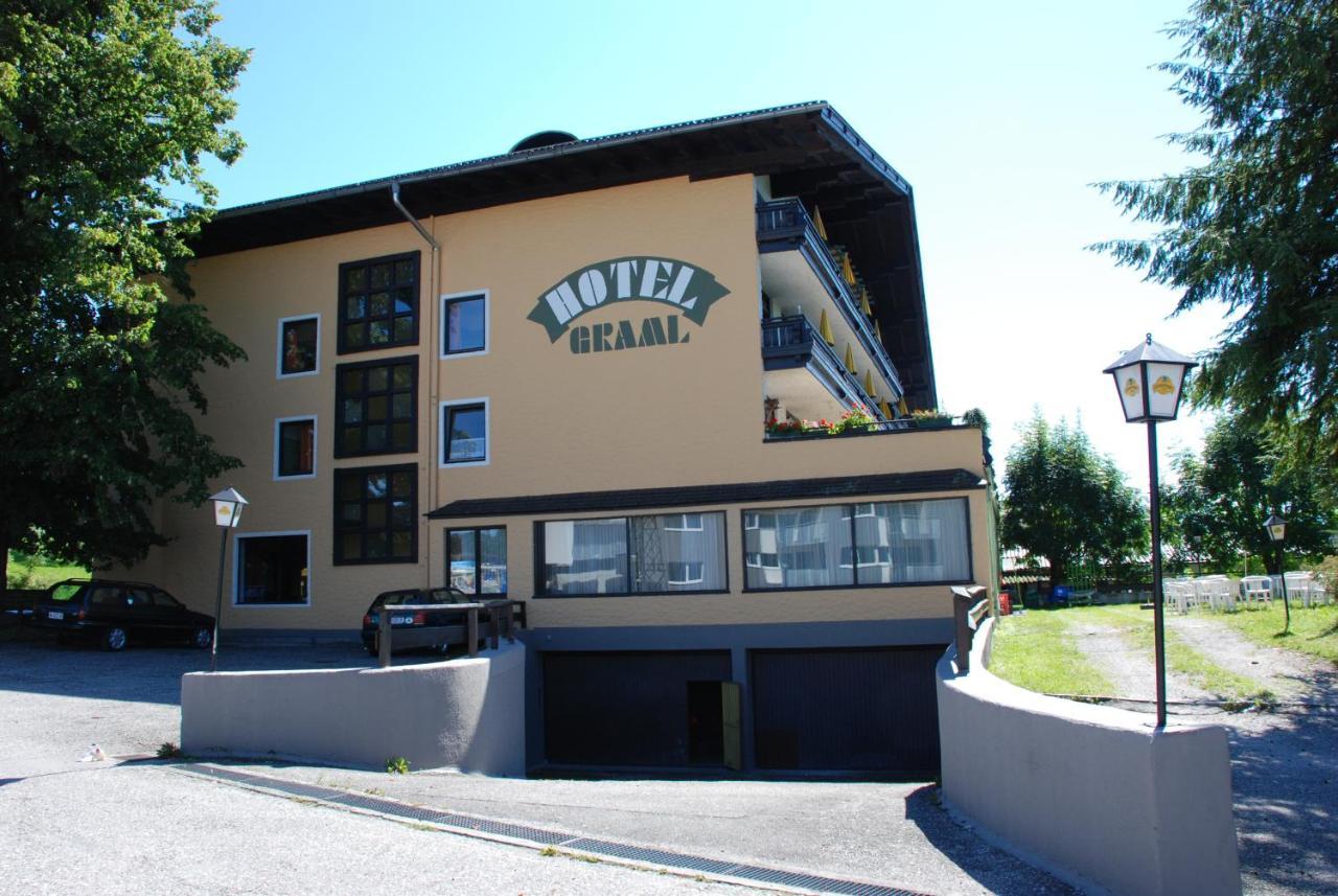 Hotel Berghof Graml Hallwang Buitenkant foto